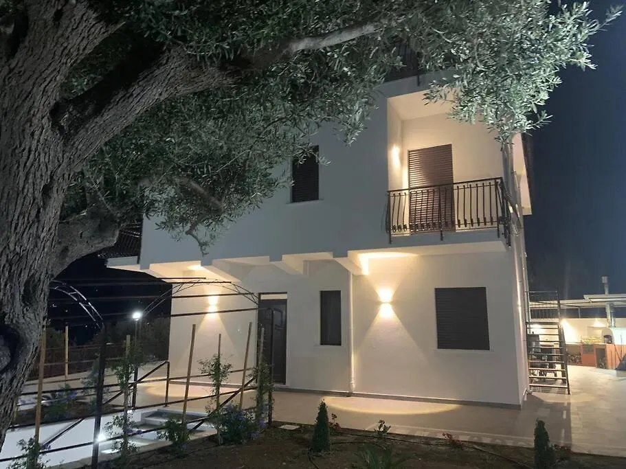 Villa Trabia Casa Bianca A Mandra Capreria