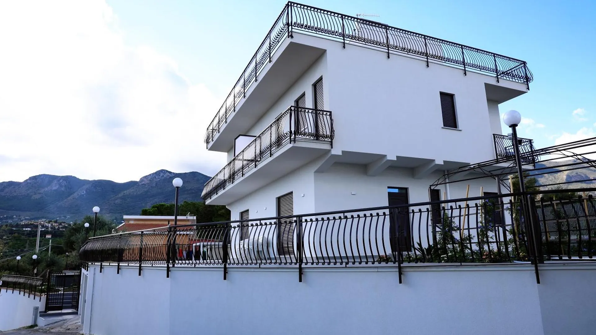 Villa Trabia Casa Bianca A Mandra Capreria